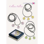 collana con laccetto in caucci con tre palline di murrina 